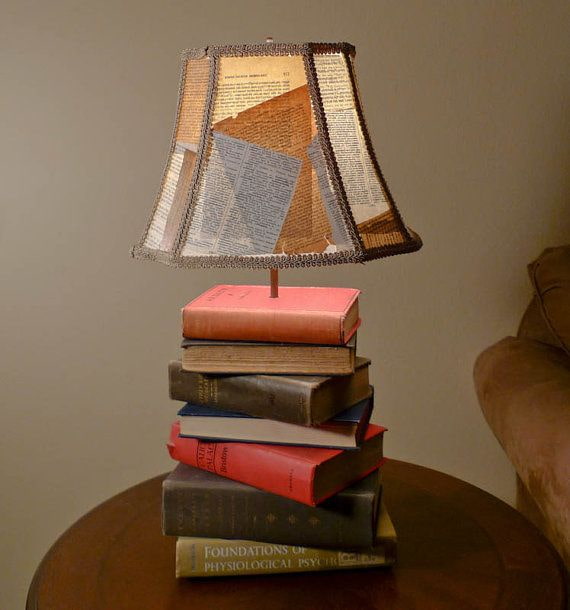 ديكور المصباح بالكتب