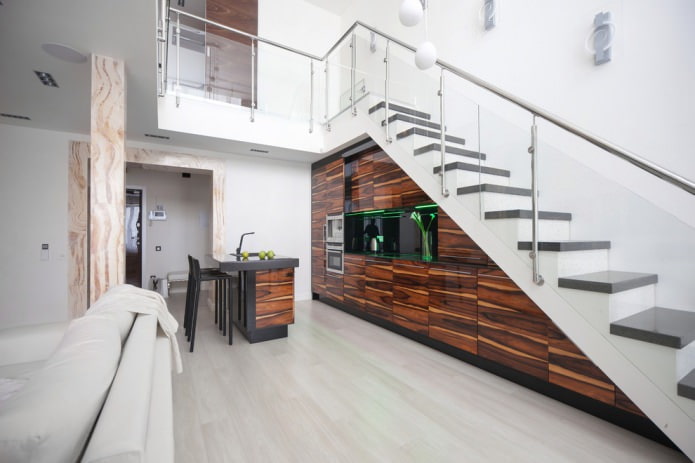 dapur moden yang dibina dalam tangga