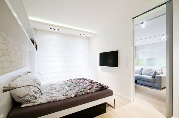 ložnice v designu bytu ve světlých barvách