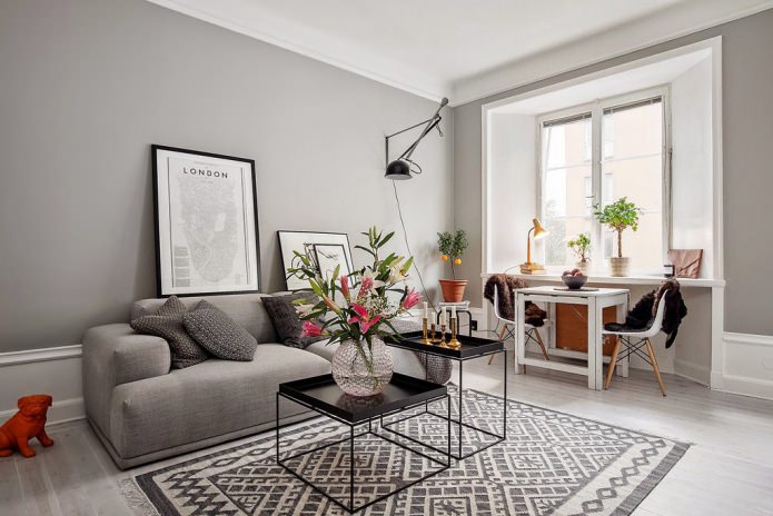 interiér obývacího pokoje v šedých a bílých odstínech