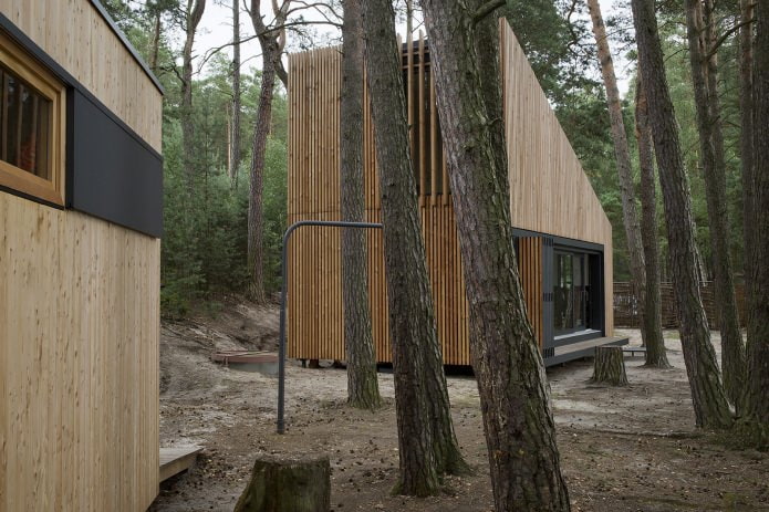 μικρό σπίτι στο δάσος