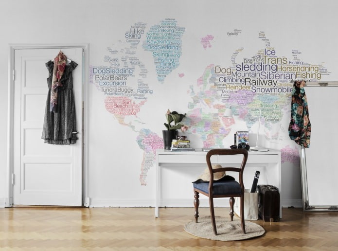 harta lumii în interiorul biroului