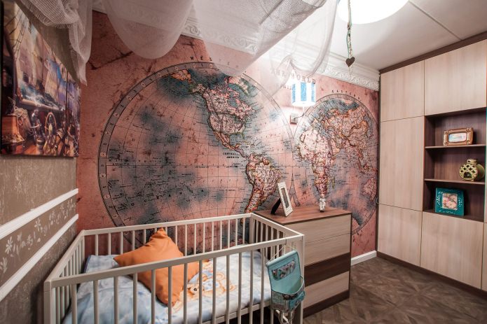 mapa světa v interiéru školky