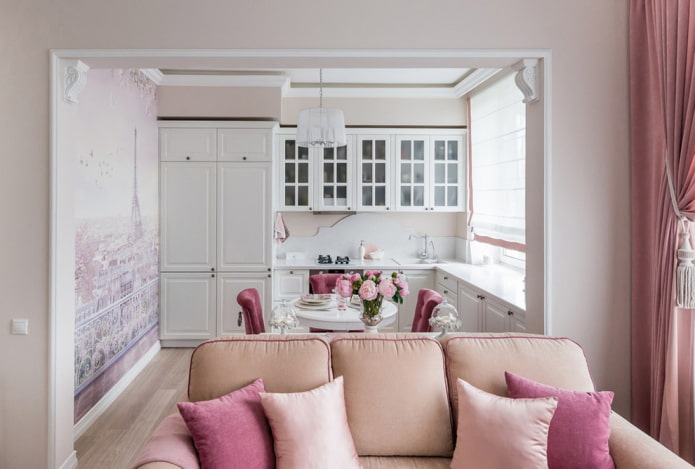 oblouky v interiéru obývacího pokoje ve stylu Provence