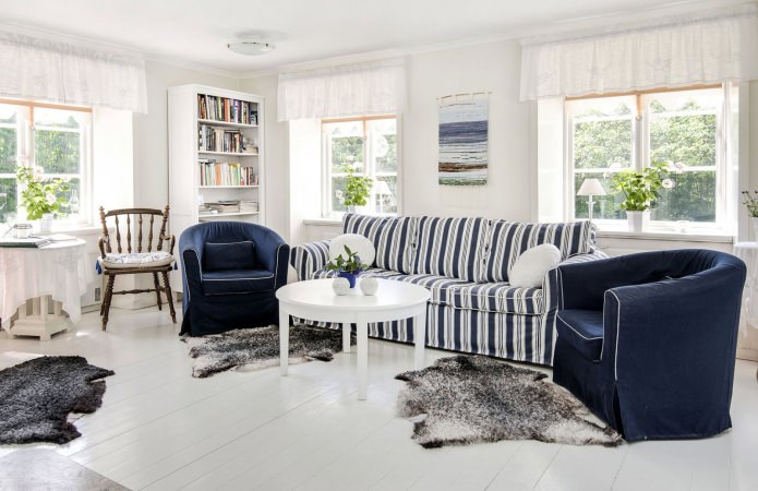 interiér obývacej izby v modrej a bielej farbe