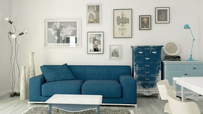 Dzīvojamā istaba zilos un smilškrāsas toņos