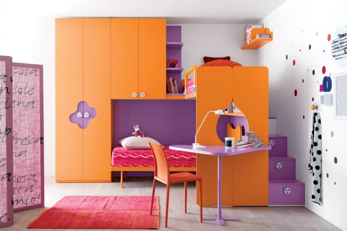 Oranžinis vaikų kambarys