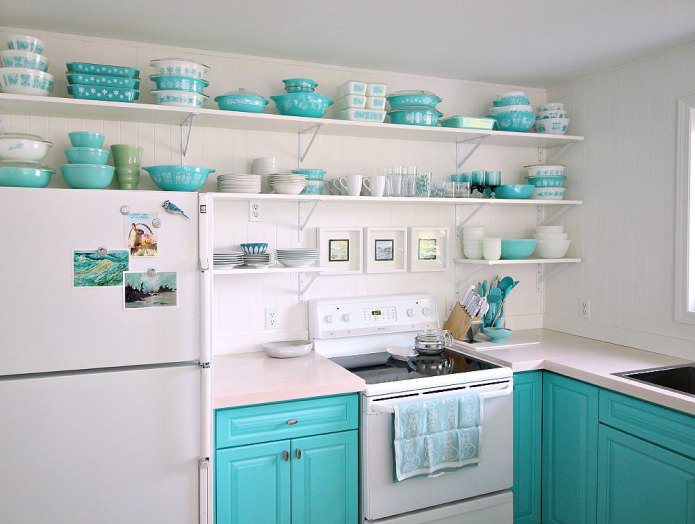 Tiffany-väri keittiön sisätiloissa