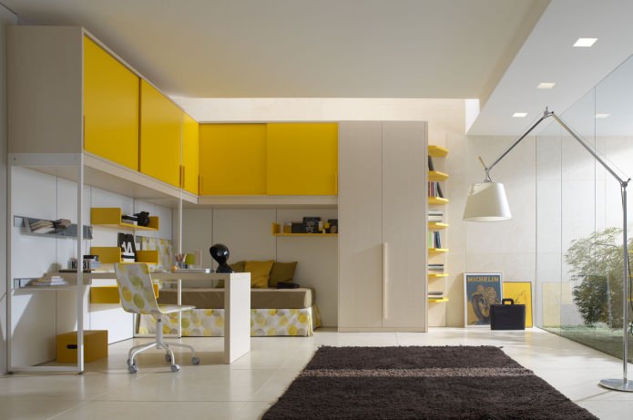 Vaikų kambarys geltonais tonais