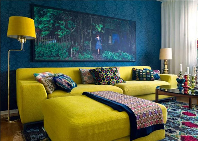 Foto di un soggiorno in giallo