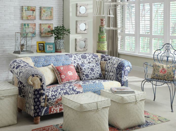 canapea în stil patchwork în interior