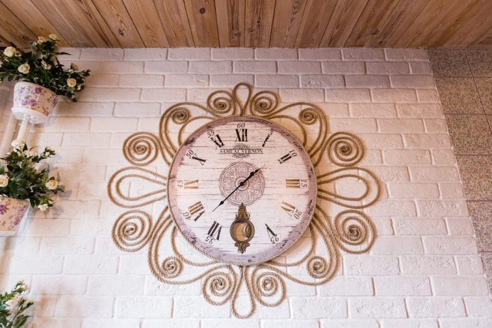 Horloge de style provençal