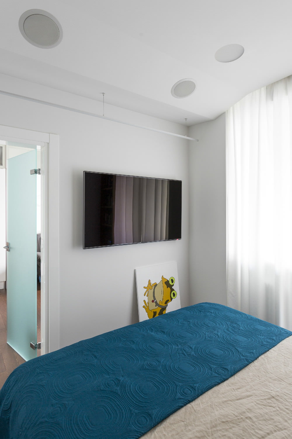 Spálňa v dizajne dvojizbového bytu o rozlohe 43 m². m.