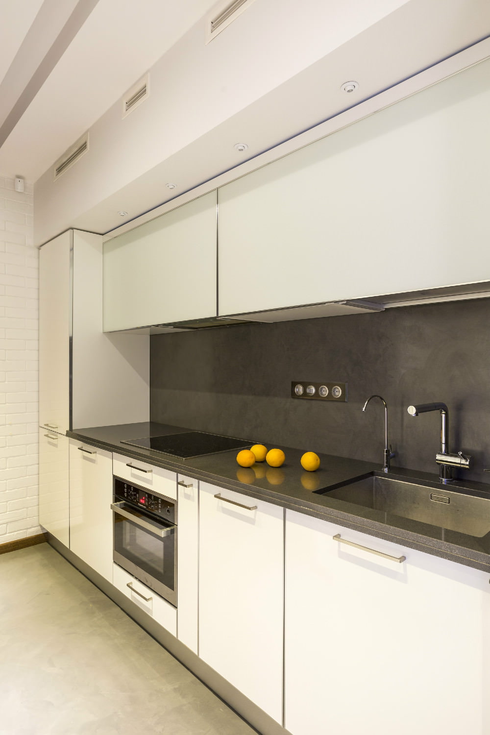 Bucătărie în proiectarea unui apartament cu două camere de 43 mp m.