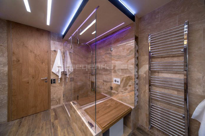Cabine de douche dans la salle de bain 12 m². m.