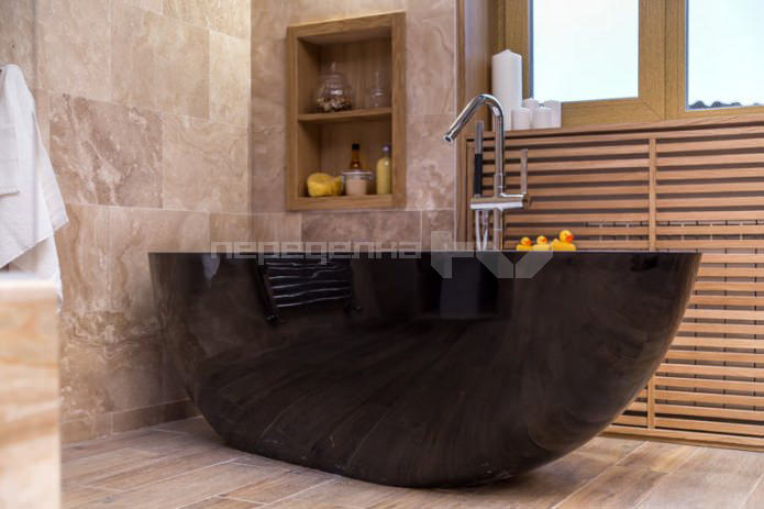 mustavalkoinen kylpyamme sisätiloissa
