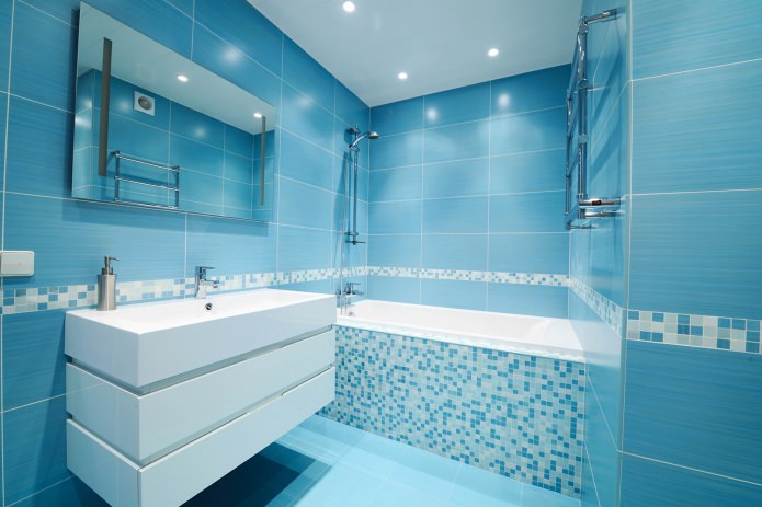disseny de bany blau d’estil modern