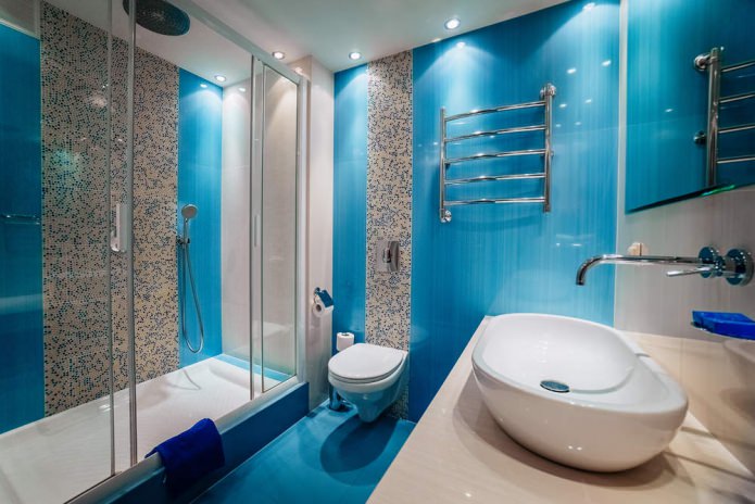 kúpeľňa v modrej farbe
