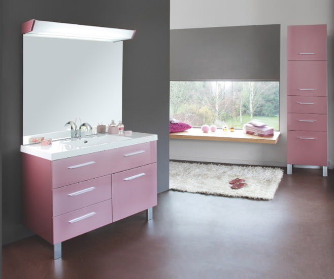 vannas istaba rozā