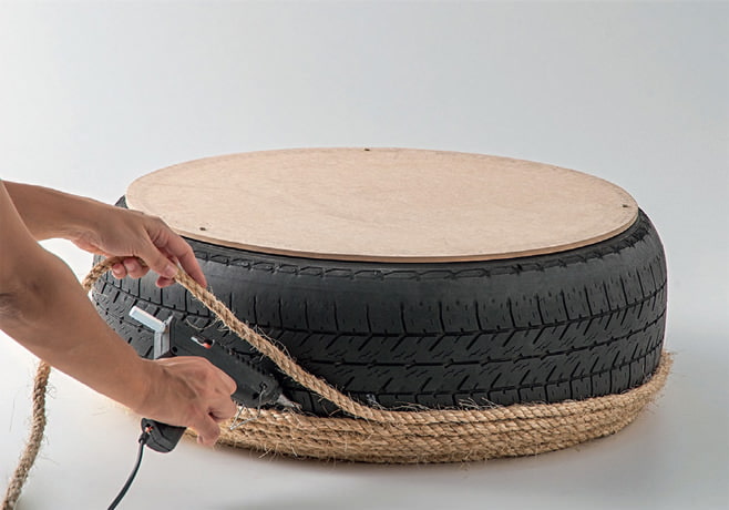 DIY taburet vyrobený z pneumatík