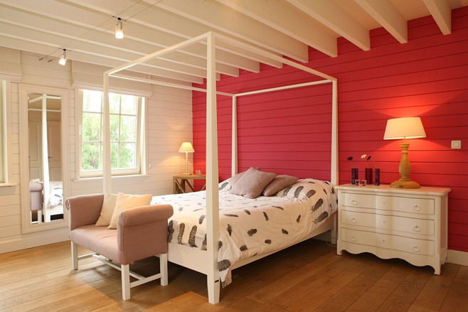 Foto van de rode slaapkamer