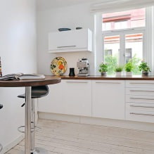 Mažos virtuvės su baro stalviršiu-9 dizainas