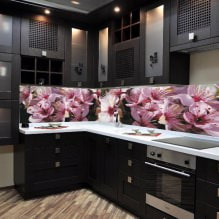 Tạp dề nhà bếp với hoa: đặc điểm thiết kế, loại chất liệu-6