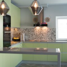 Stūra virtuves dizains ar bāra leti-6