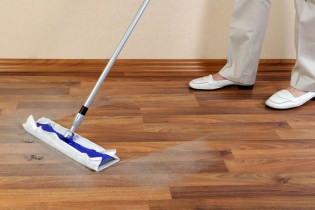 Cura i neteja del linòleum: normes i recomanacions per a la neteja