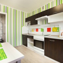 Thiết kế nhà bếp với giấy dán tường màu xanh lá cây: 55 bức ảnh hiện đại trong nội thất-10