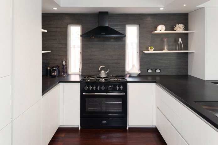 Baltos virtuvės su juodu stalviršiu dizainas: 80 geriausių idėjų, nuotraukos interjere