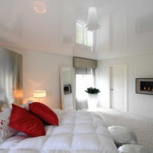 Лъскави опънати тавани: снимка, дизайн, изгледи, избор на цвят, общ преглед по стаи-27