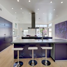 Violetti setti keittiössä: muotoilu, yhdistelmät, tyylin valinta, tapetti ja verhot-4
