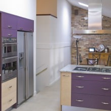 Violetti setti keittiössä: muotoilu, yhdistelmät, tyylin valinta, tapetti ja verhot-10