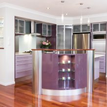 Violetinis komplektas virtuvėje: dizainas, deriniai, stiliaus pasirinkimas, tapetai ir užuolaidos-8