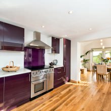 Set violet în bucătărie: design, combinații, alegerea stilului, tapet și perdele-7