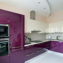 Violetinis komplektas virtuvėje: dizainas, deriniai, stiliaus pasirinkimas, tapetai ir užuolaidos-5