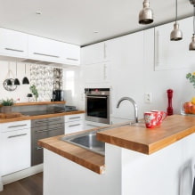 Balta virtuve ar koka galda virsmu: 60 mūsdienīgas fotogrāfijas un dizaina iespējas-16