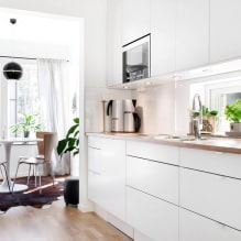 Bucătărie albă cu blat din lemn: 60 de fotografii moderne și opțiuni de design-9