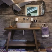 Kylpyhuoneen suunnittelu ullakolla: viimeistelyominaisuudet, väri, tyyli, verhojen valinta, 65 valokuvaa-4