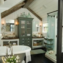 Kylpyhuoneen suunnittelu ullakolla: viimeistelyominaisuudet, väri, tyyli, verhojen valinta, 65 valokuvaa-12