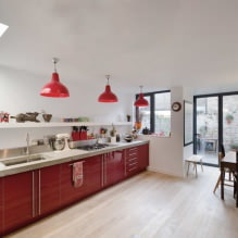 Raudonas virtuvės komplektas: savybės, tipai, deriniai, stiliaus pasirinkimas ir užuolaidos-0