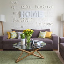 Açık renklerde oturma odası tasarımı: stil, renk, kaplama, mobilya ve perde seçimi-1