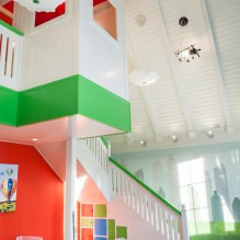 Susunan taman asuhan kanak-kanak di lantai loteng: pilihan gaya, hiasan, perabot dan langsir-6