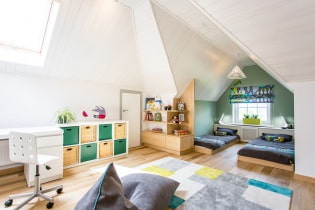 סידור חדר הילדים בקומת עליית הגג: בחירת הסגנון, הקישוט, הרהיטים והווילונות