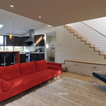 Sarkans dīvāns interjerā: veidi, dizains, kombinācija ar tapetēm un aizkariem-27