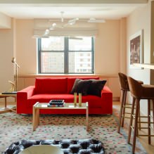 Sarkans dīvāns interjerā: veidi, dizains, kombinācija ar tapetēm un aizkariem-23