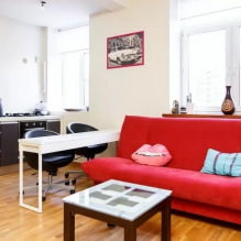Sarkans dīvāns interjerā: veidi, dizains, kombinācija ar tapetēm un aizkariem-20