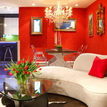 Kertas dinding merah di pedalaman: jenis, reka bentuk, kombinasi dengan warna langsir, perabot-1