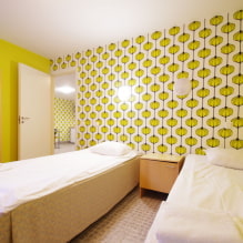 Kertas dinding kuning di pedalaman: jenis, reka bentuk, kombinasi, pilihan langsir dan gaya-13